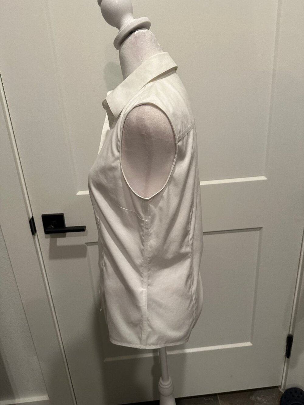 Brooks Brothers Sz 2 Fitted Non-Iron White Sleeveless Button Down Shirt - Picture 4 of 8